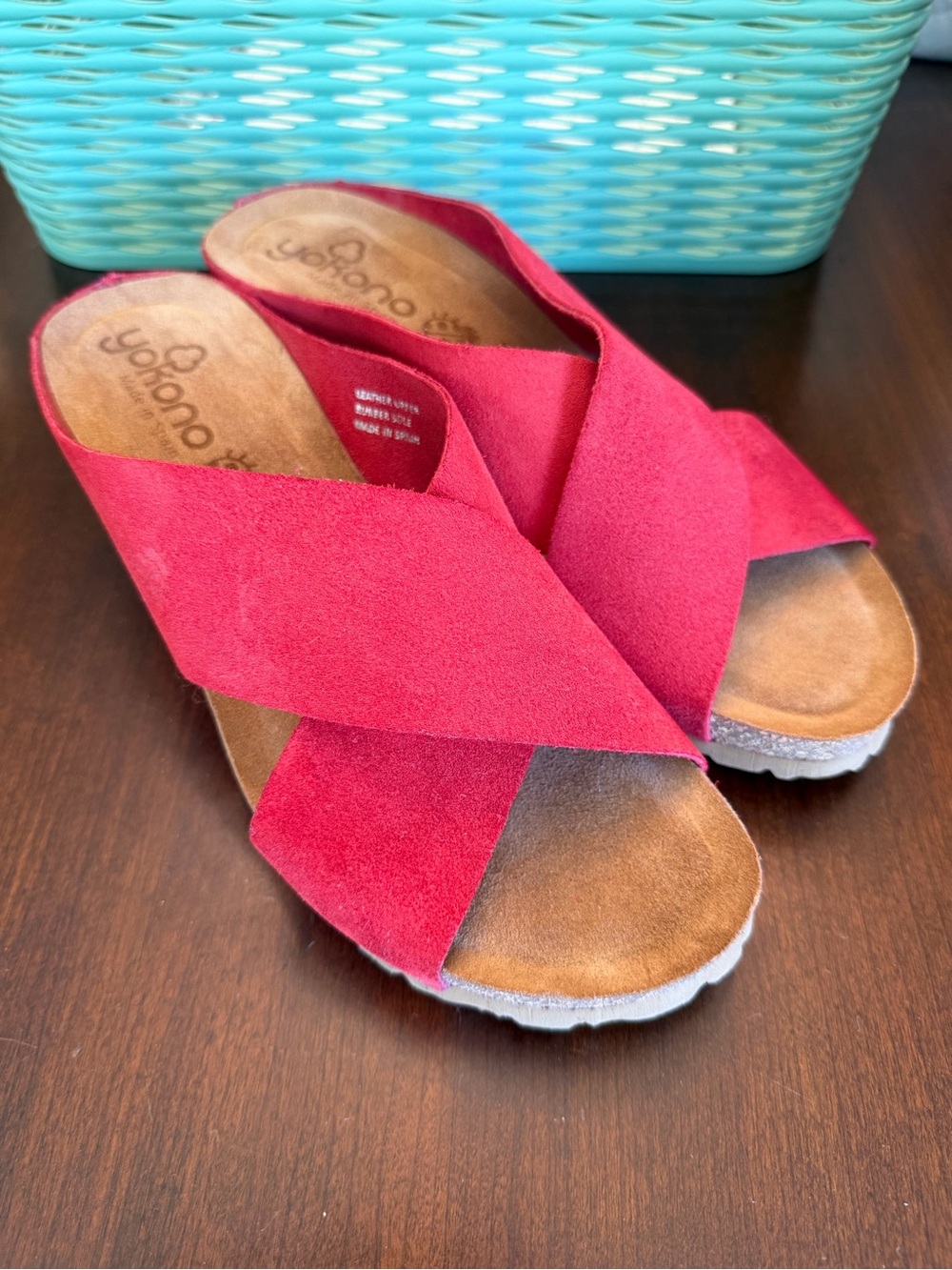 NWOT Yokono Candela Criss-Cross Slide Sandals  SZ 8 Red